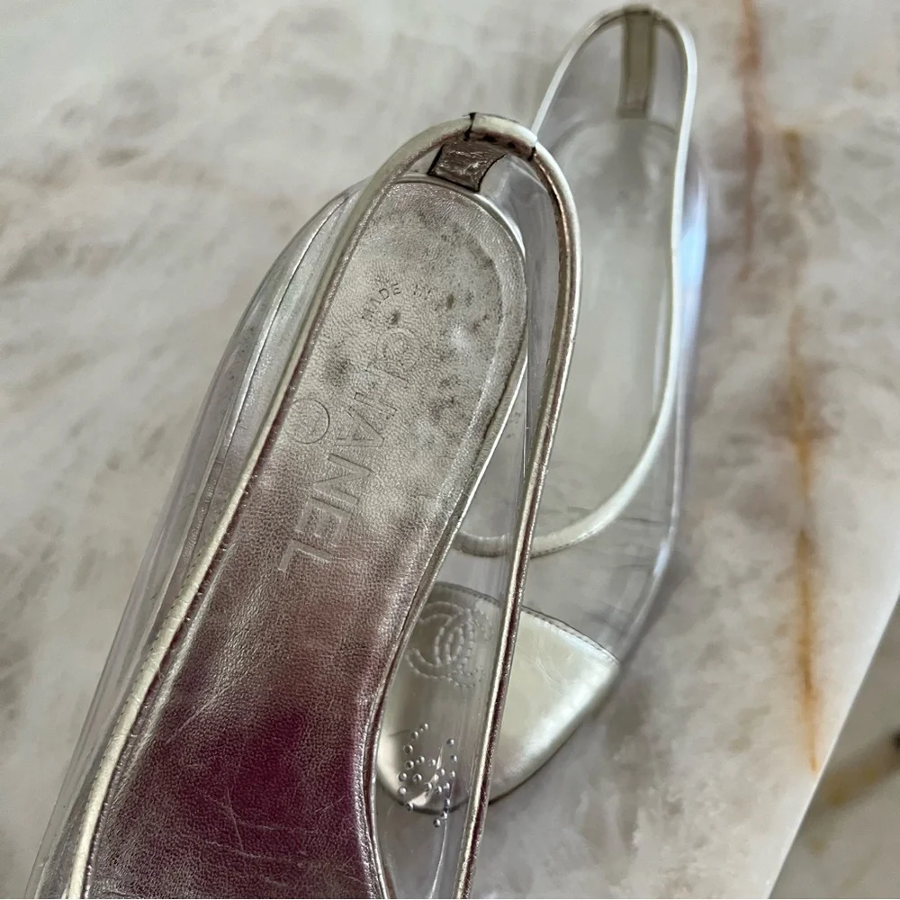 CHANEL authentic slingback