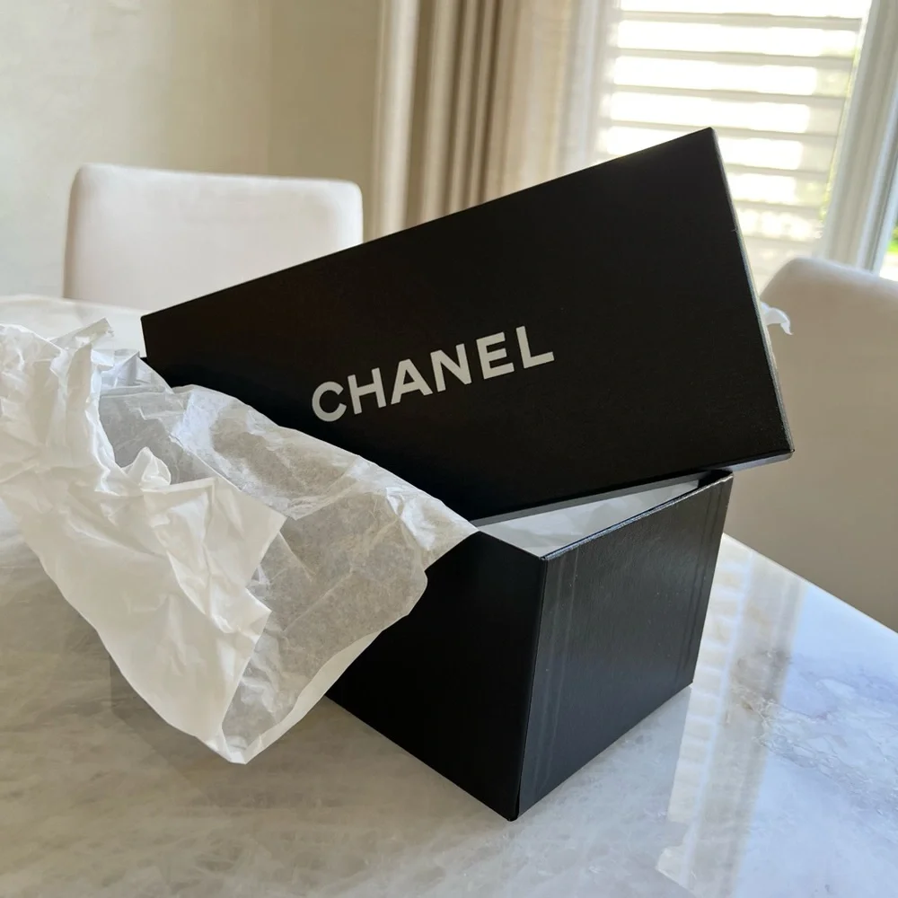 CHANEL authentic slingback