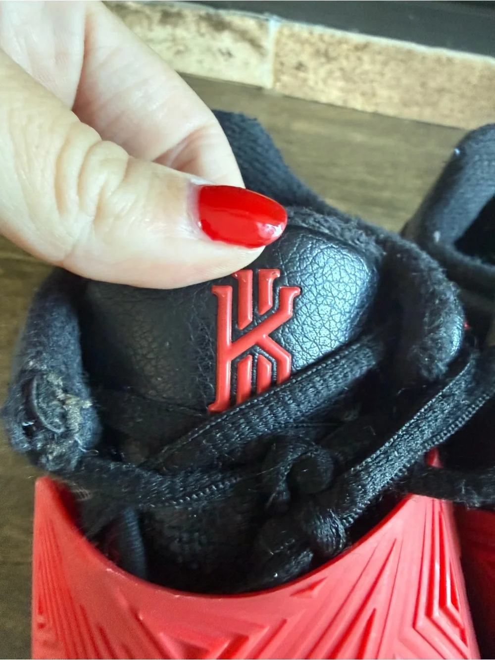 Nike Kyrie Flytrap III Kids Basketball Sneakers Black/Gray/Red US 2Y BQ5621-011