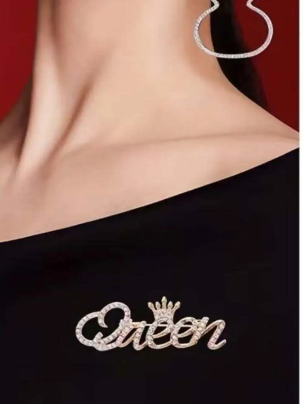 Crystal 'Queen' Script Brooch Pin - Gold Tone