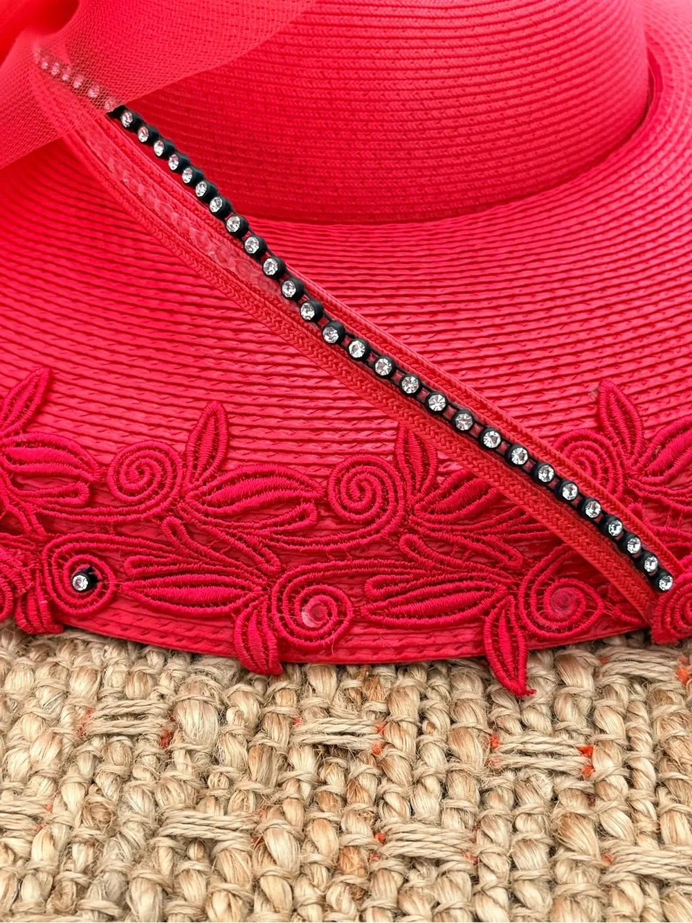 N/A red woven