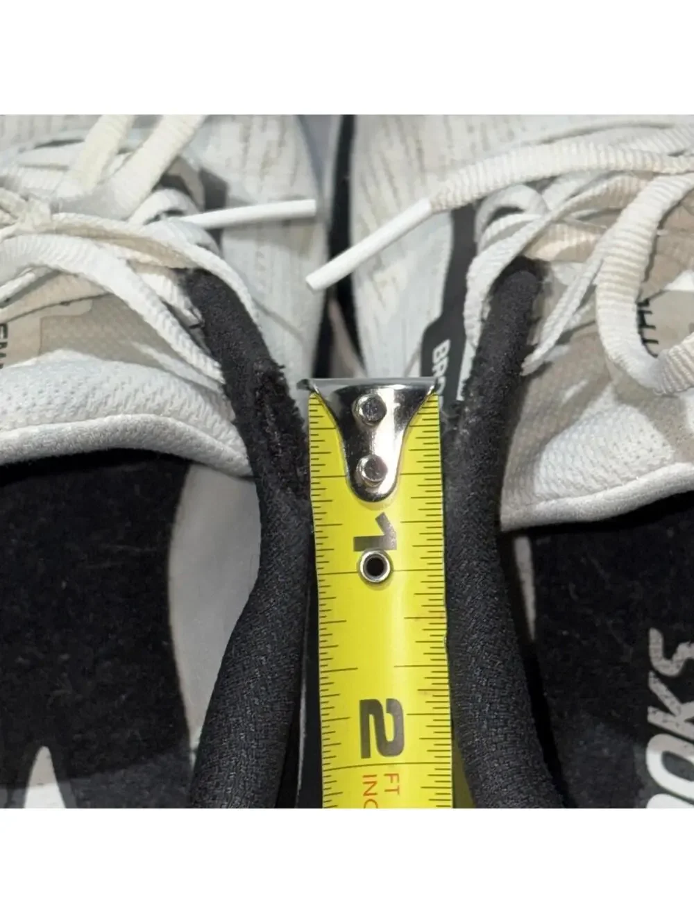Brooks anthem sneaker