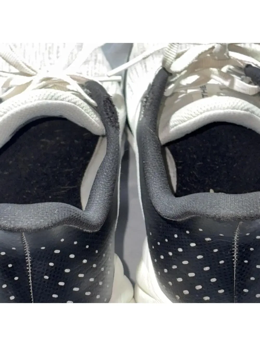 Brooks anthem sneaker