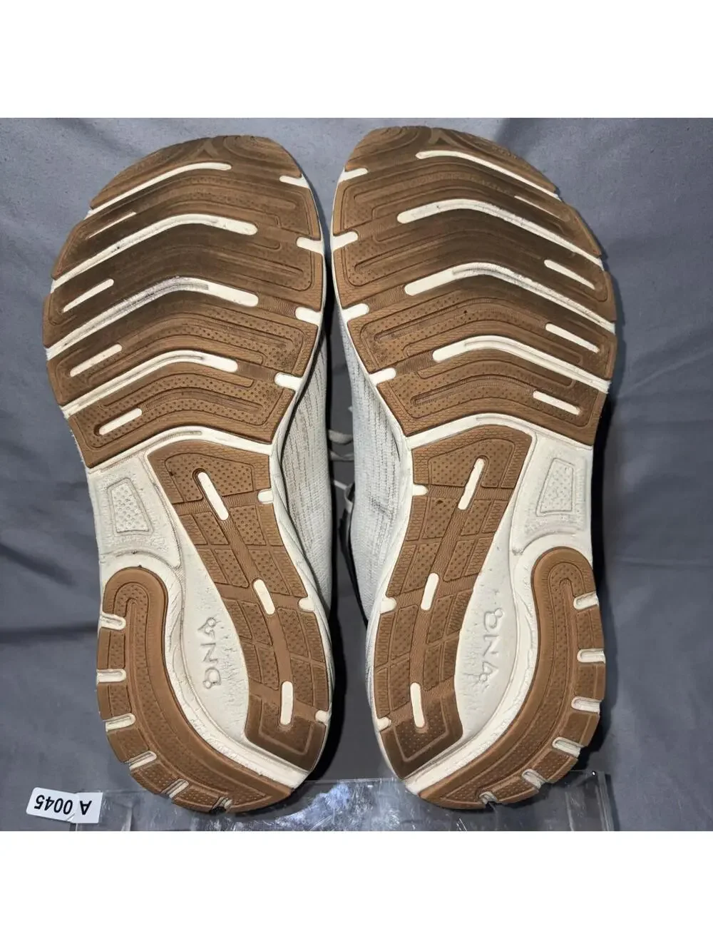 Brooks anthem sneaker