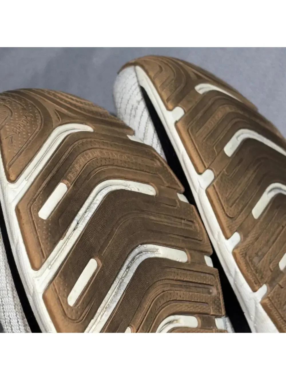 Brooks anthem sneaker