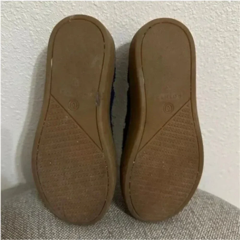 Rothys featuring size spun