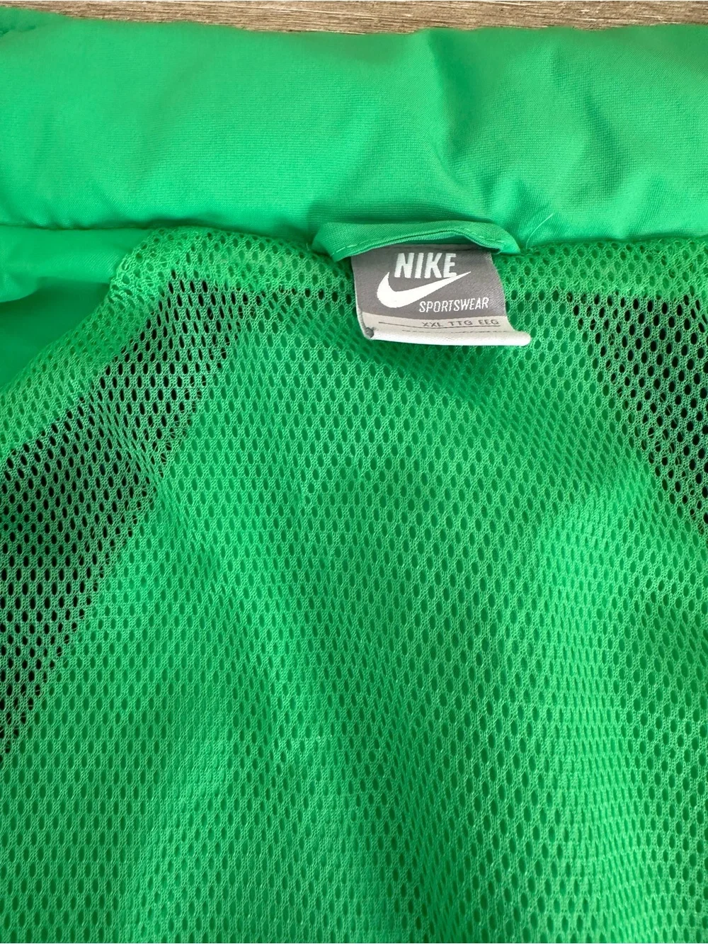 Nike lightweight windbreaker