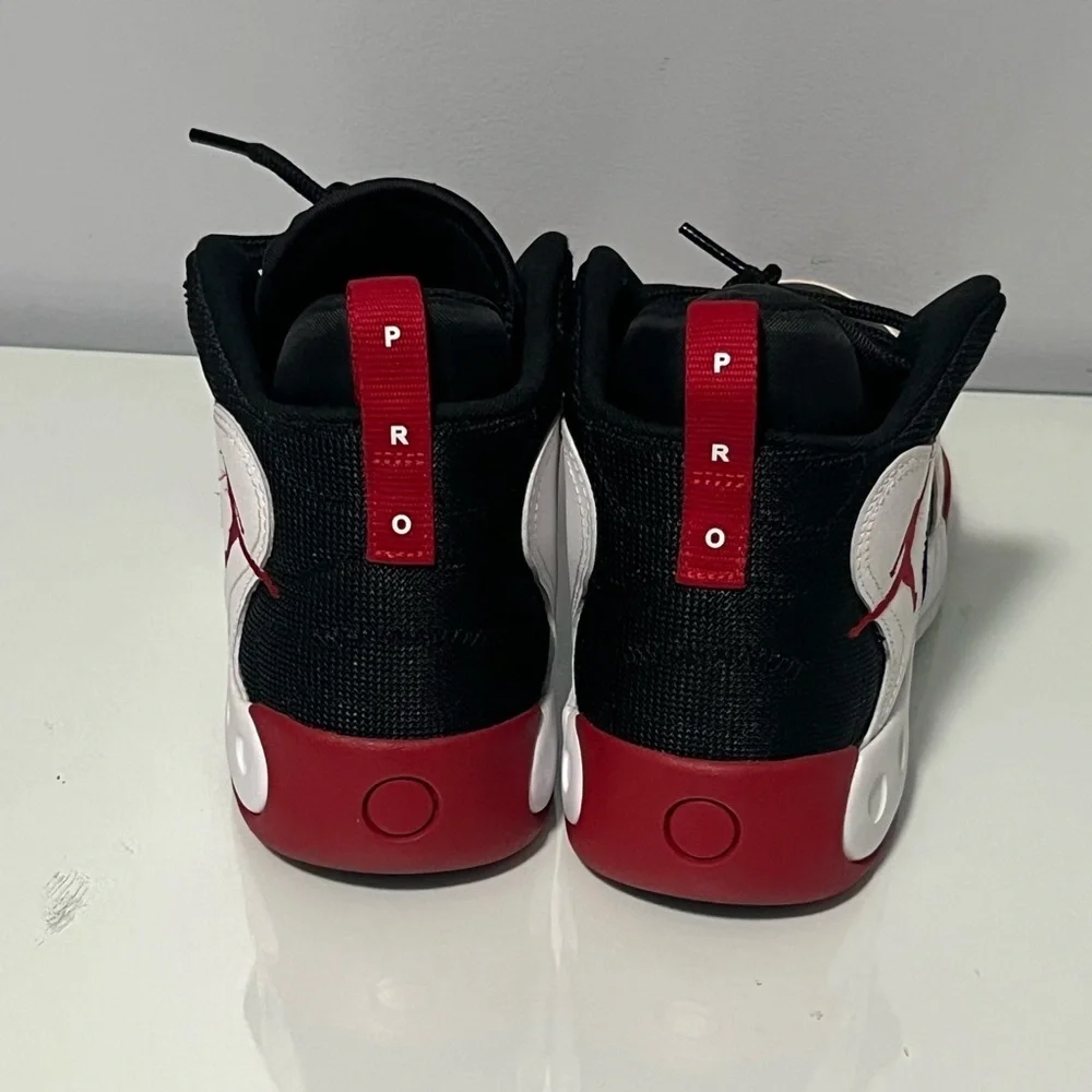 Jordan dynamic sneakers