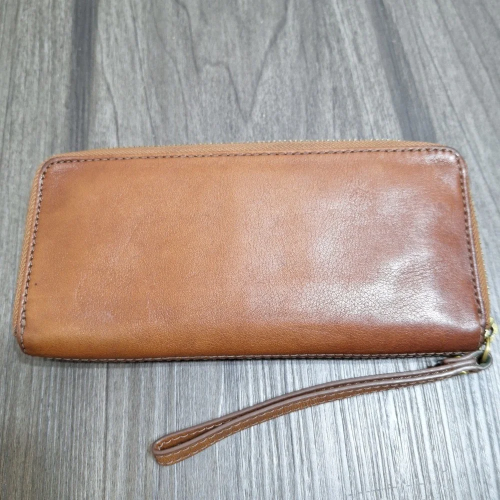 Fossil leather used