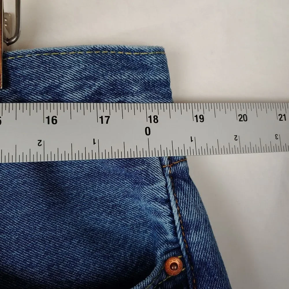 Levis 505 Jeans Mens 37x30.5 (Tagged 38x32) Blue Regular‎ Fit Straight Leg Denim