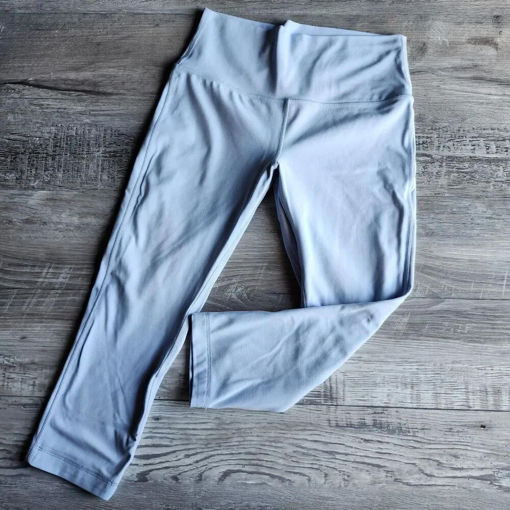 (10) Lululemon Align High-Rise Crop 21