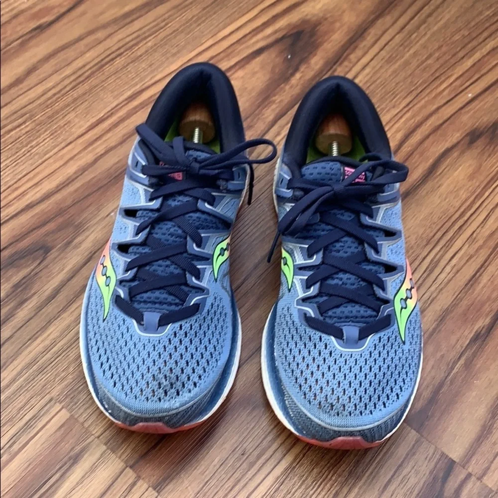 Saucony women athletic