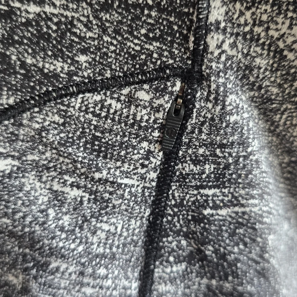 lululemon athletica excellent like