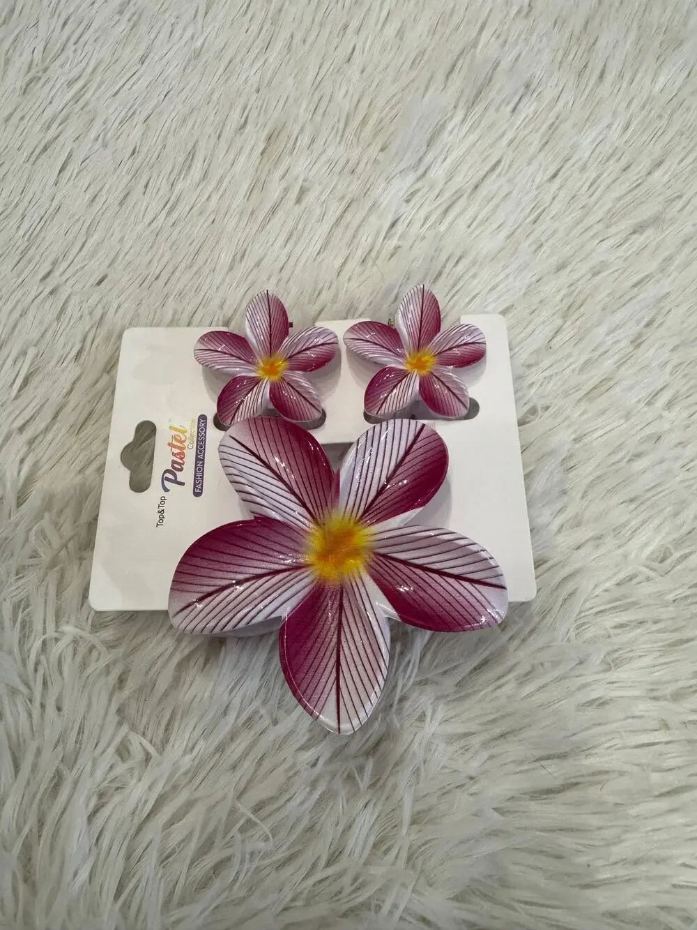 Hawaiian flower hair clip claw set of 3 one large 2 medium