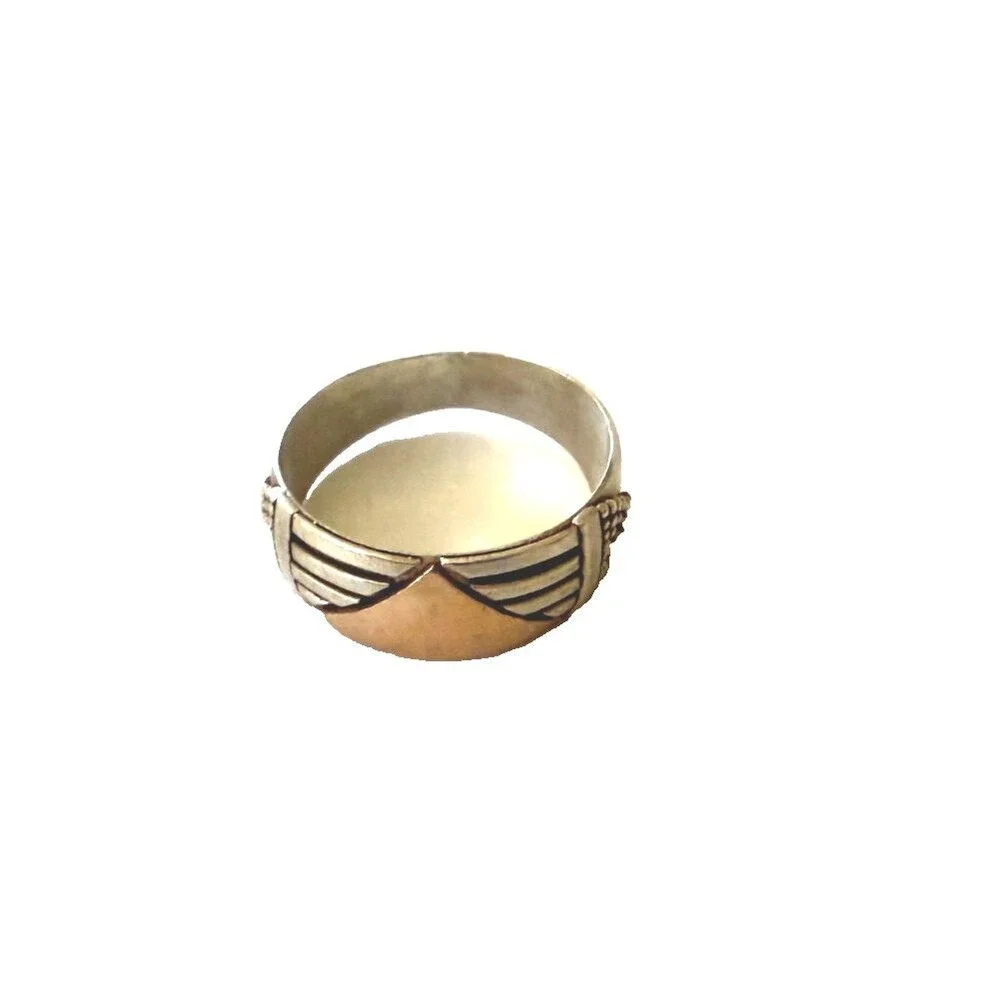 Artisan piece accent