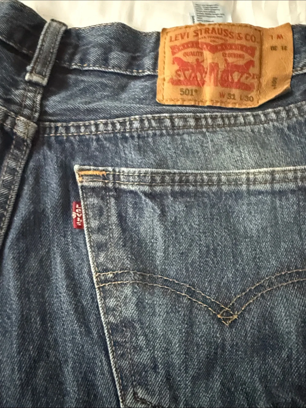 Levis straight leg