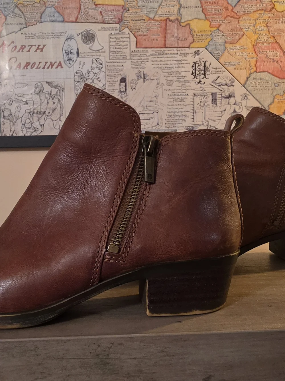 Lucky Brand stylish lucky