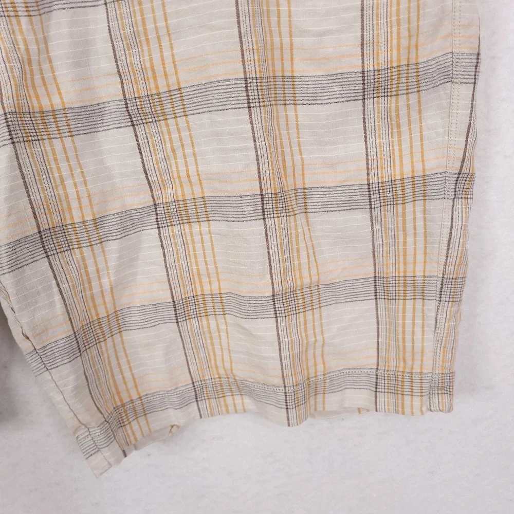 Tommy Bahama 38 it