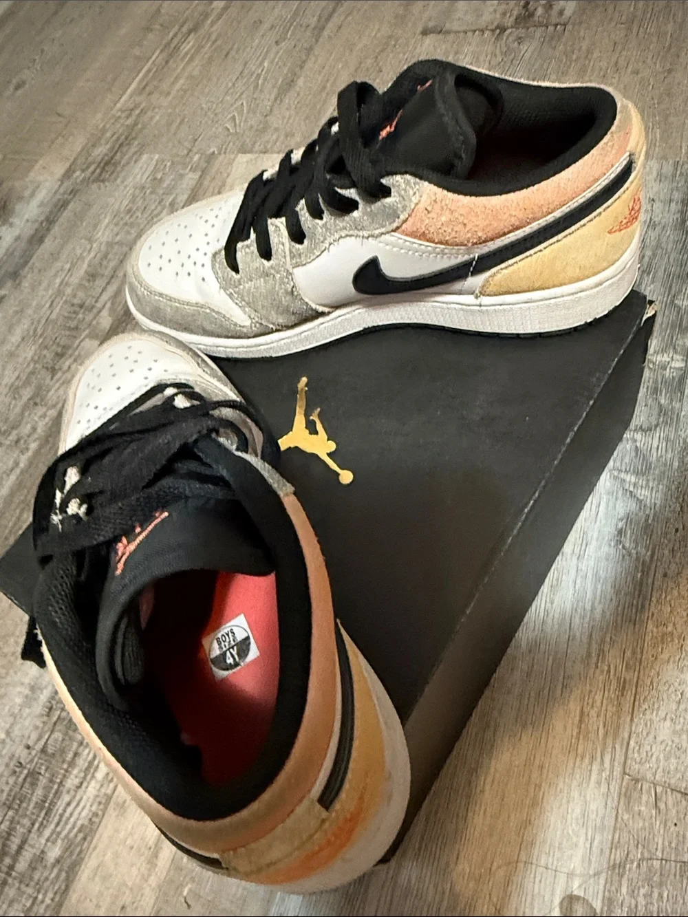 Nike jordan low