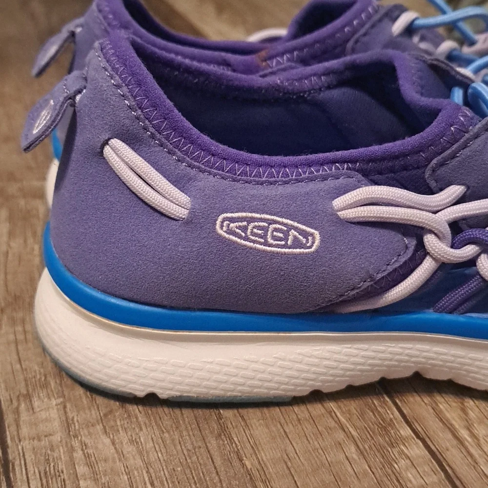 Keen woven water