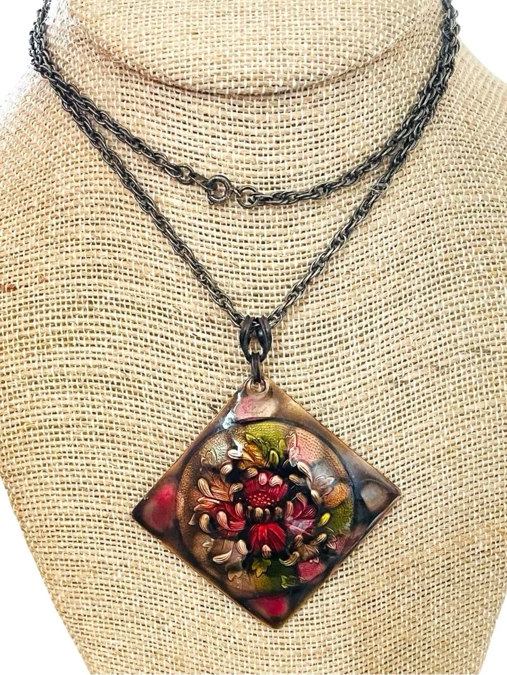 Vintage charming vitreous