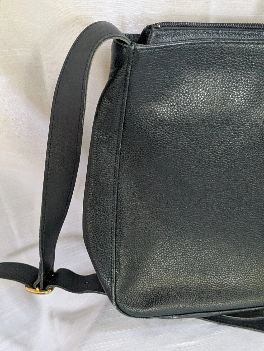 Longchamp branded zipper
