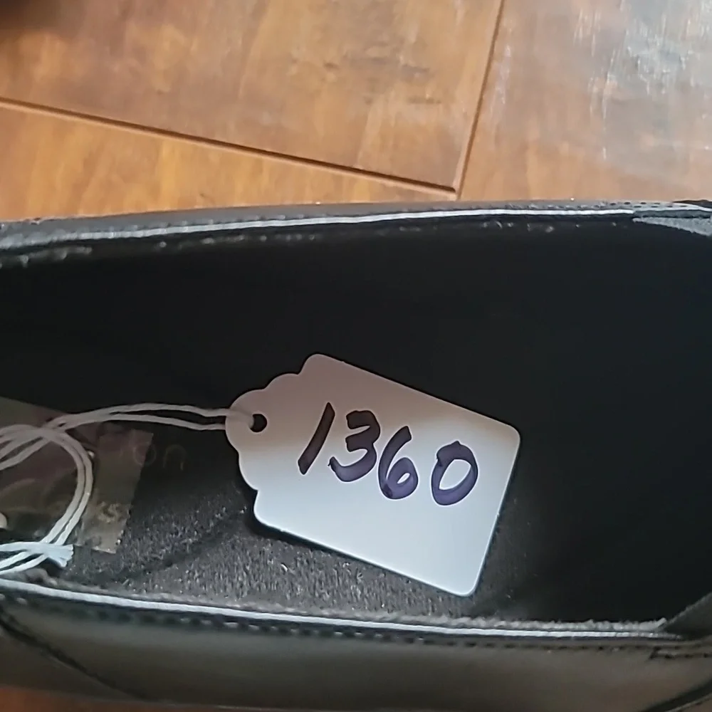 Clark's May Marigold 9M black leather loafer slipon comfy streetwear