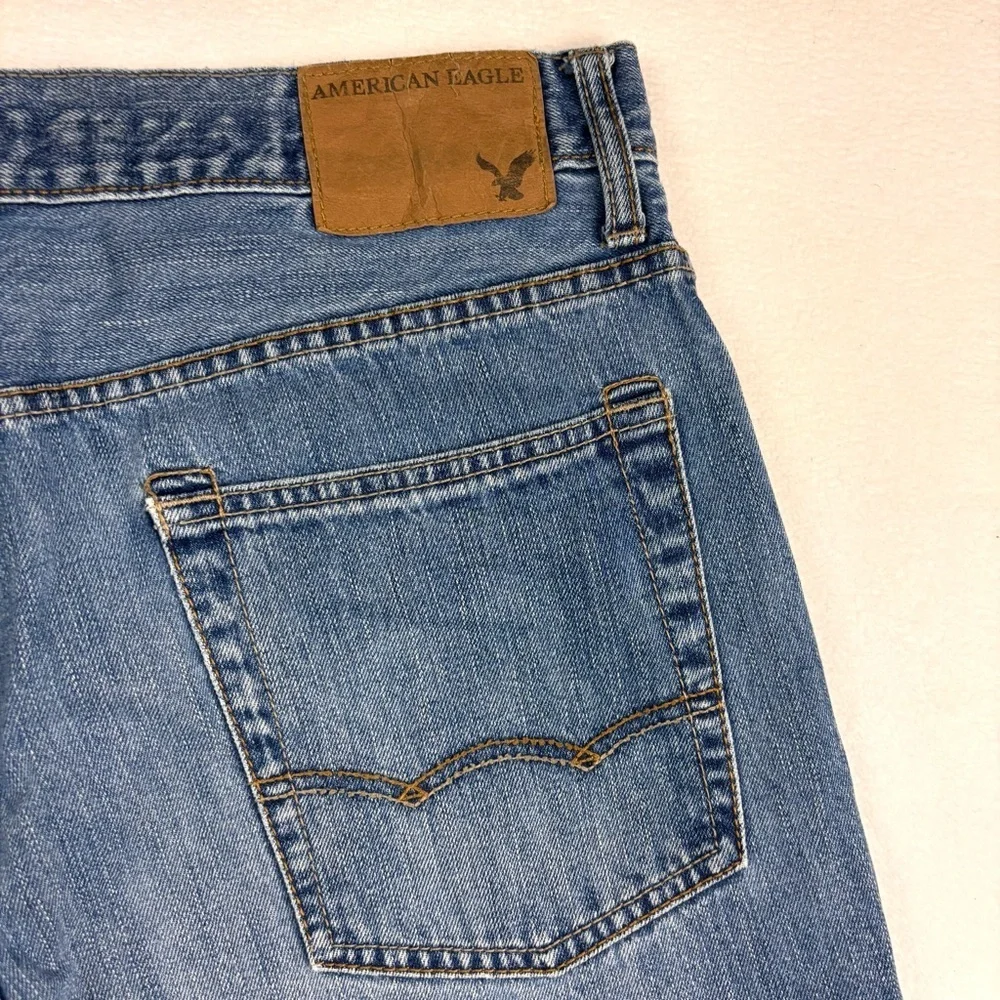 American Eagle Men’s Med Wash Lowrise‎ Faded Whiskered Denim Jean Size 32X34