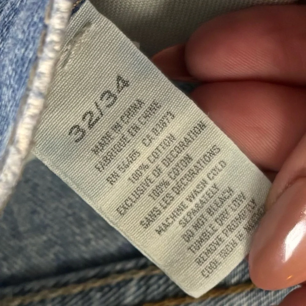 American Eagle Men’s Med Wash Lowrise‎ Faded Whiskered Denim Jean Size 32X34