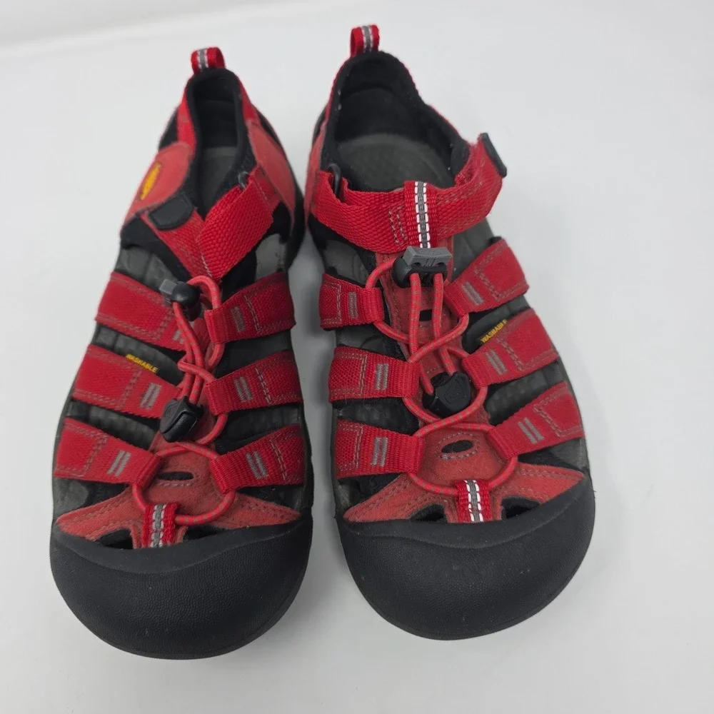 Keen Newport H2 Water Sandals Mens 4 Ribbon Red Gray Closed Toe Hiking Outdoor