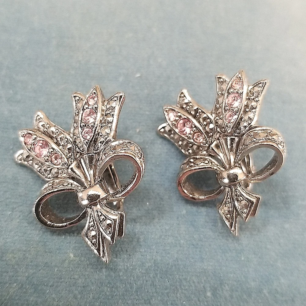 Avon vintage brooch