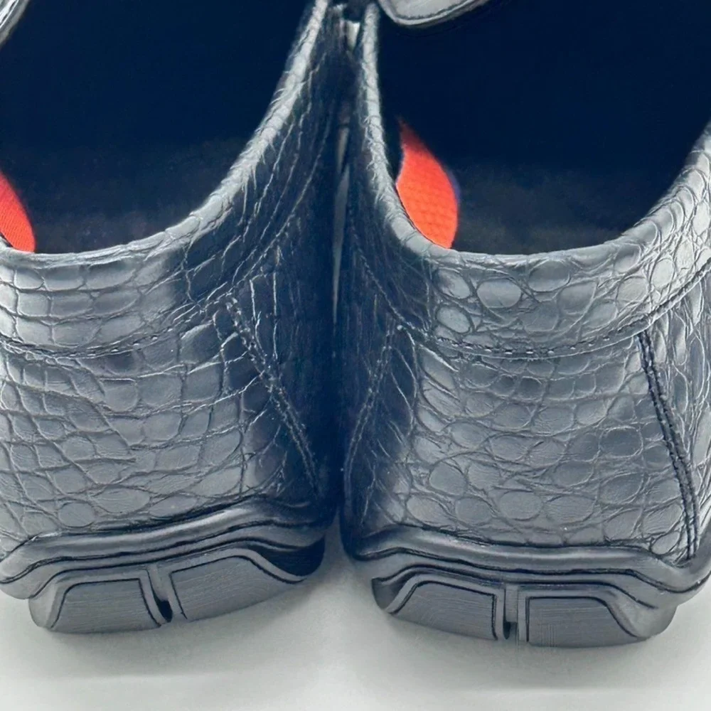 Stacy Adams croco across man