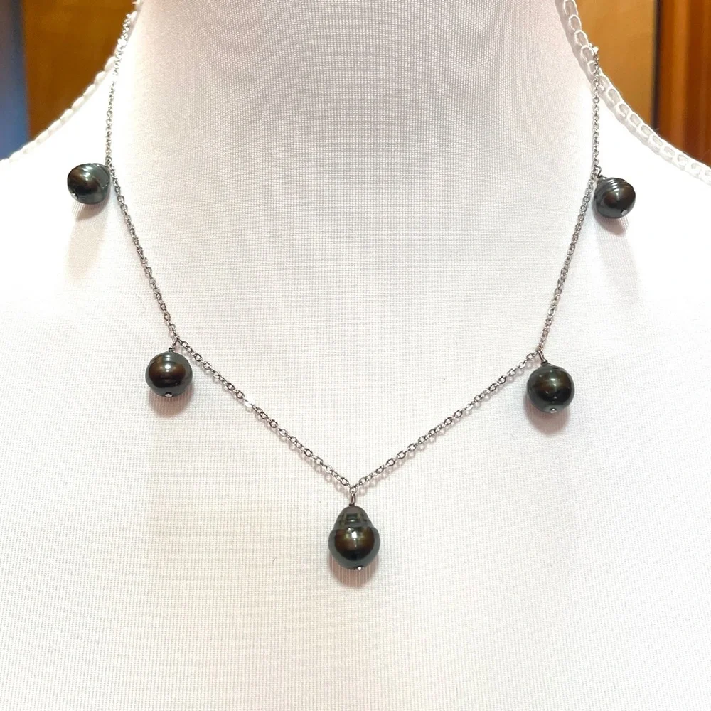 Elegant Stirling Silver Black Tahitian‎ Pearl Necklace. 18”