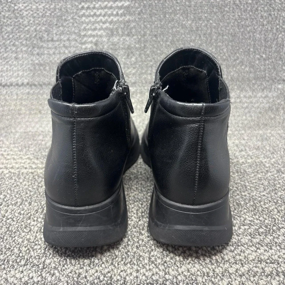 Naturalizer black leather