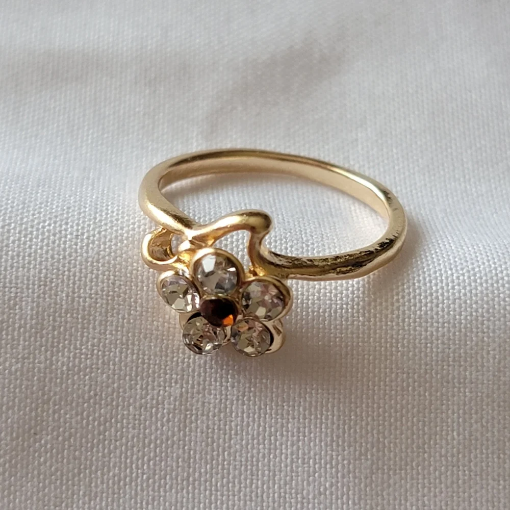 Ring flower gold