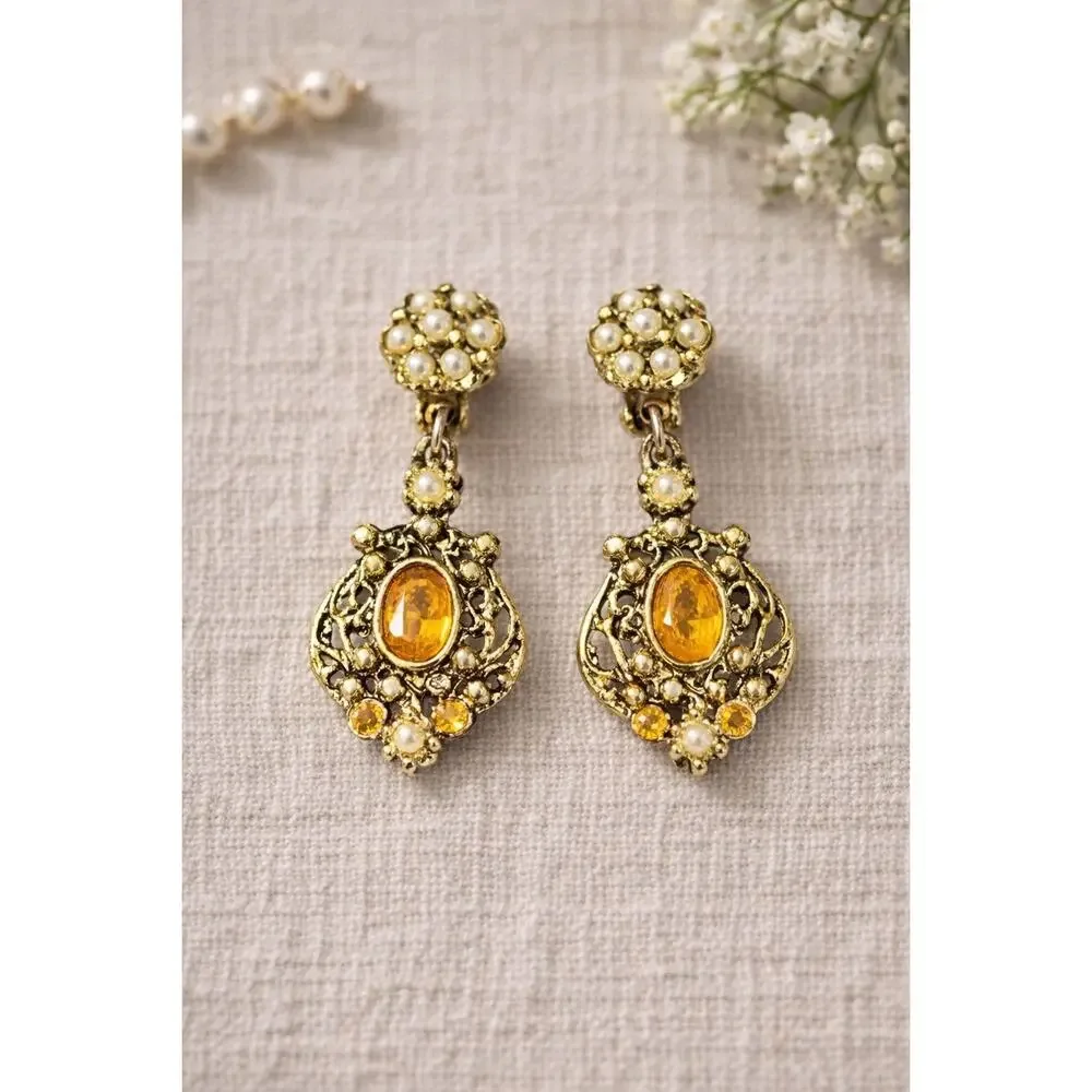 Vintage Amber Glass Rhinestone Clip‎ On Earrings Gold Tone 60s Ornate Dangle