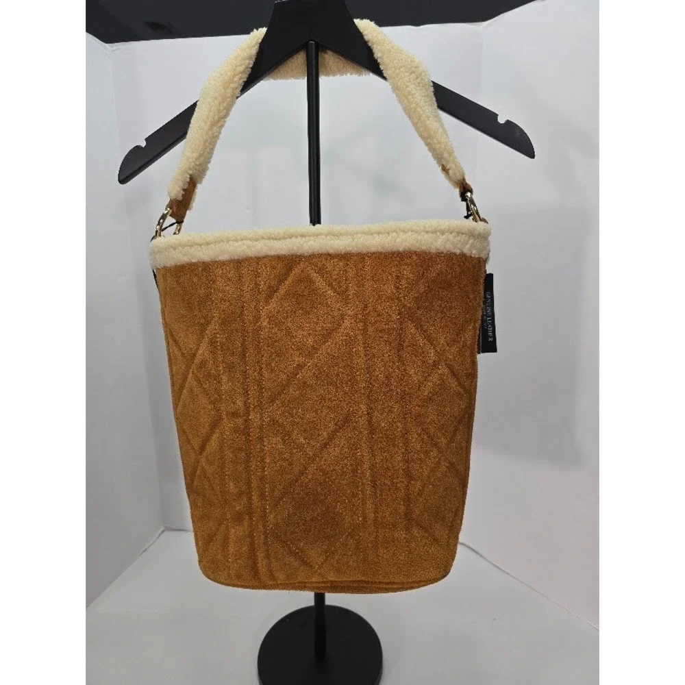Claudia Firenze stylish bucket