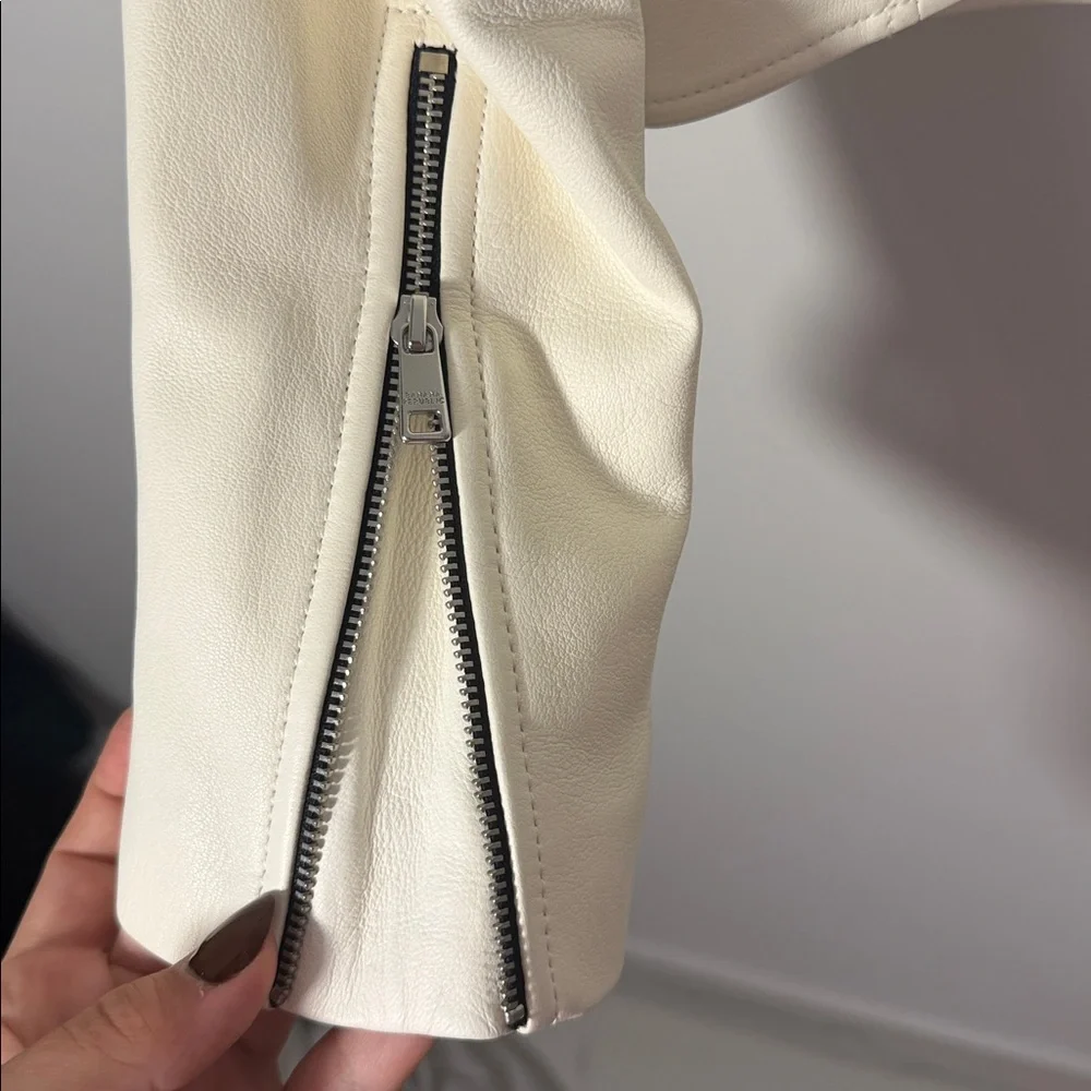 Banana Republic elevate your