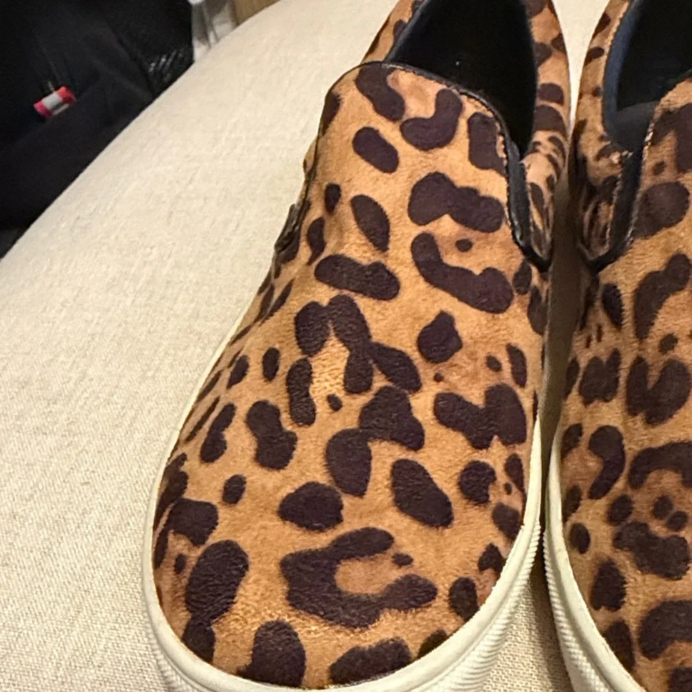 Candie's Brown Leopard Slip-On Shoes, Size 9.5