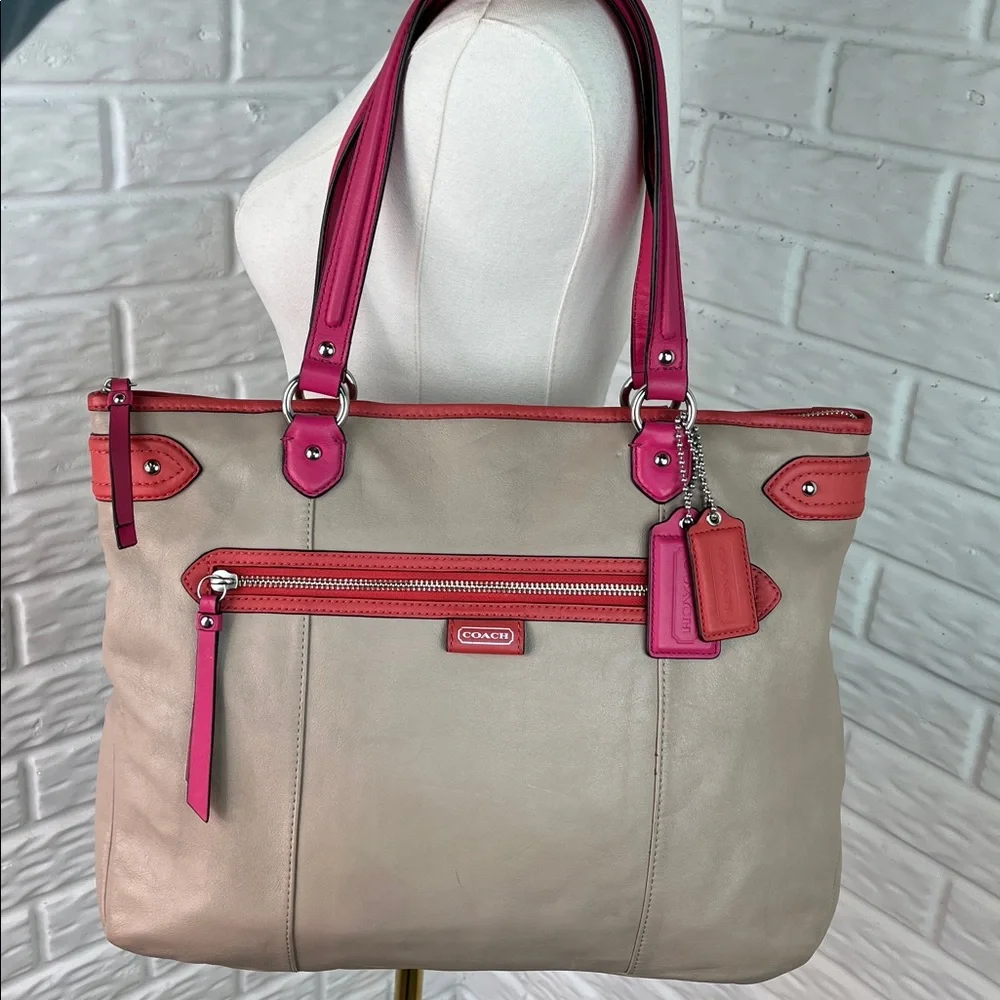 Coach gently preloved