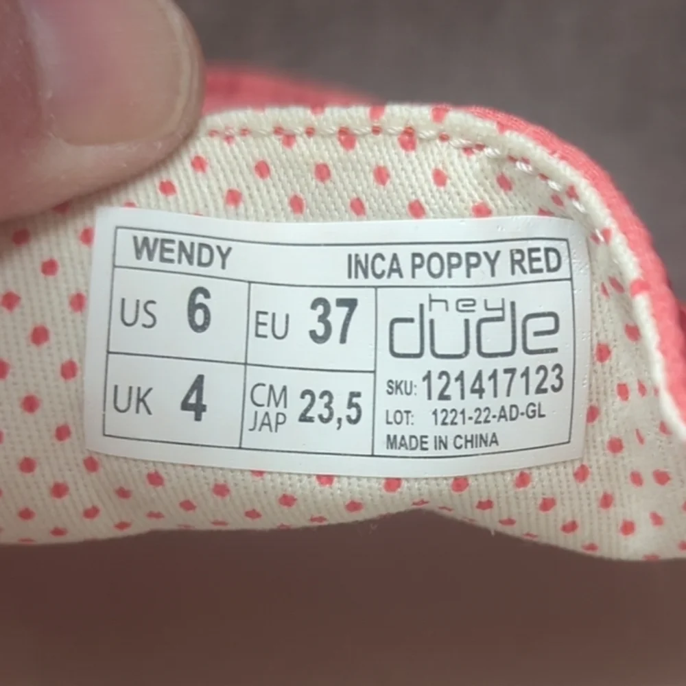 Hey Dude inca fold they
