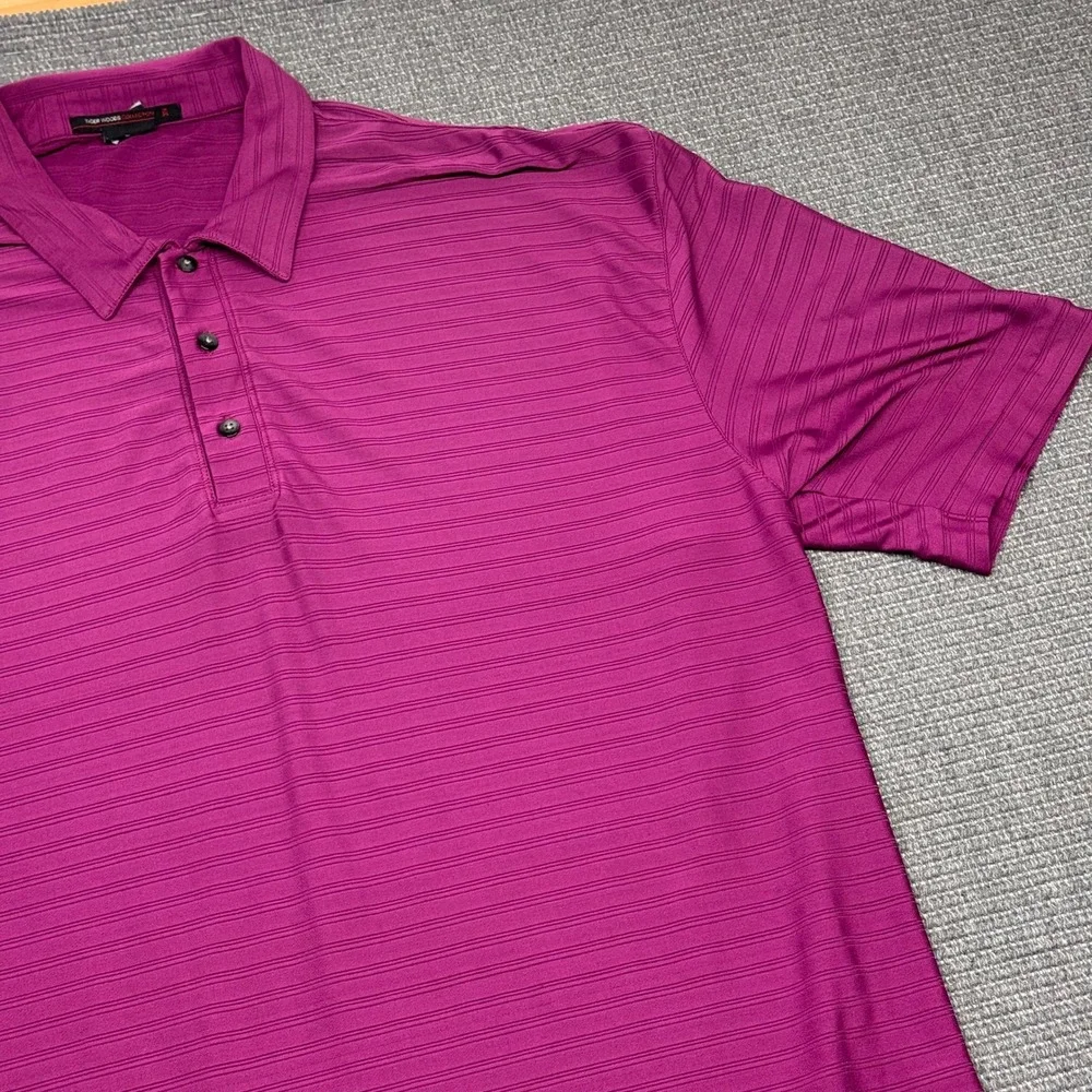 Nike sold logo preppy