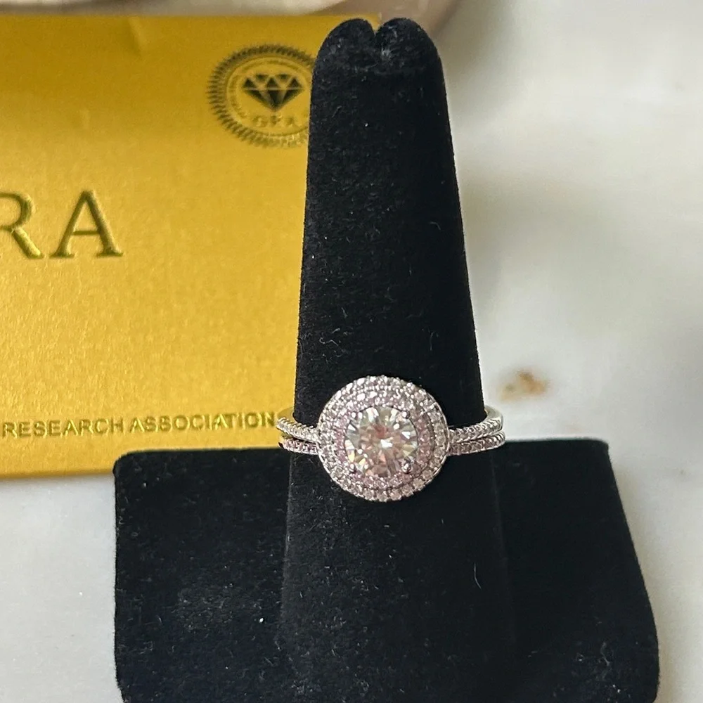 Moissanite seller separate or