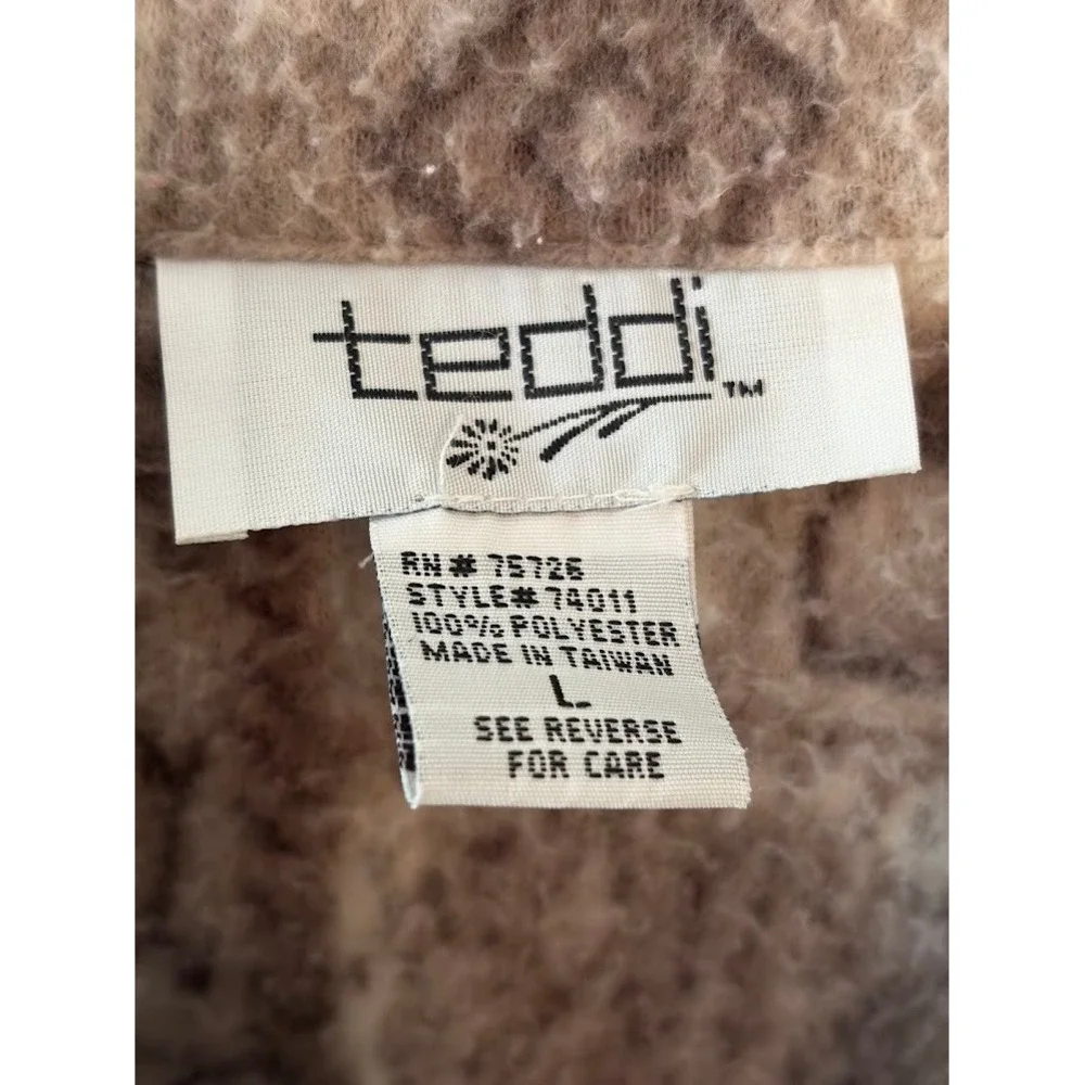 Teddi button shows