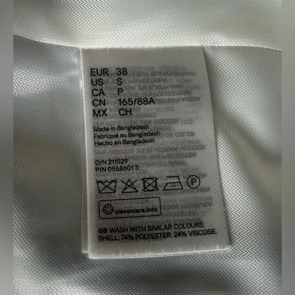 H&M 100%polyester fair cuff