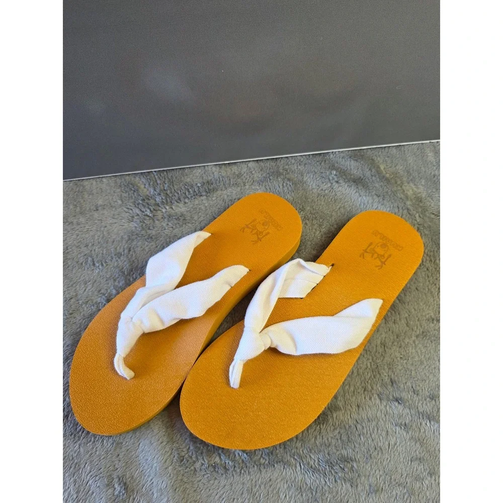 Kuailu Women Yoga Mat Flip Flops‎ Mustard Yellow White Fabric Strap Sandals 8.5