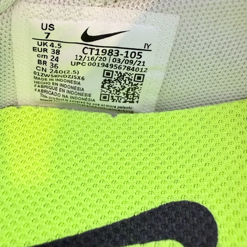 Nike woman waffle