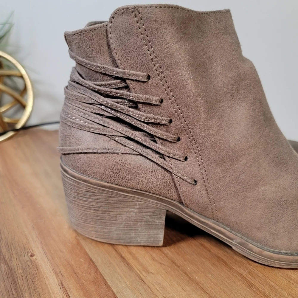 Very Volatile light brown