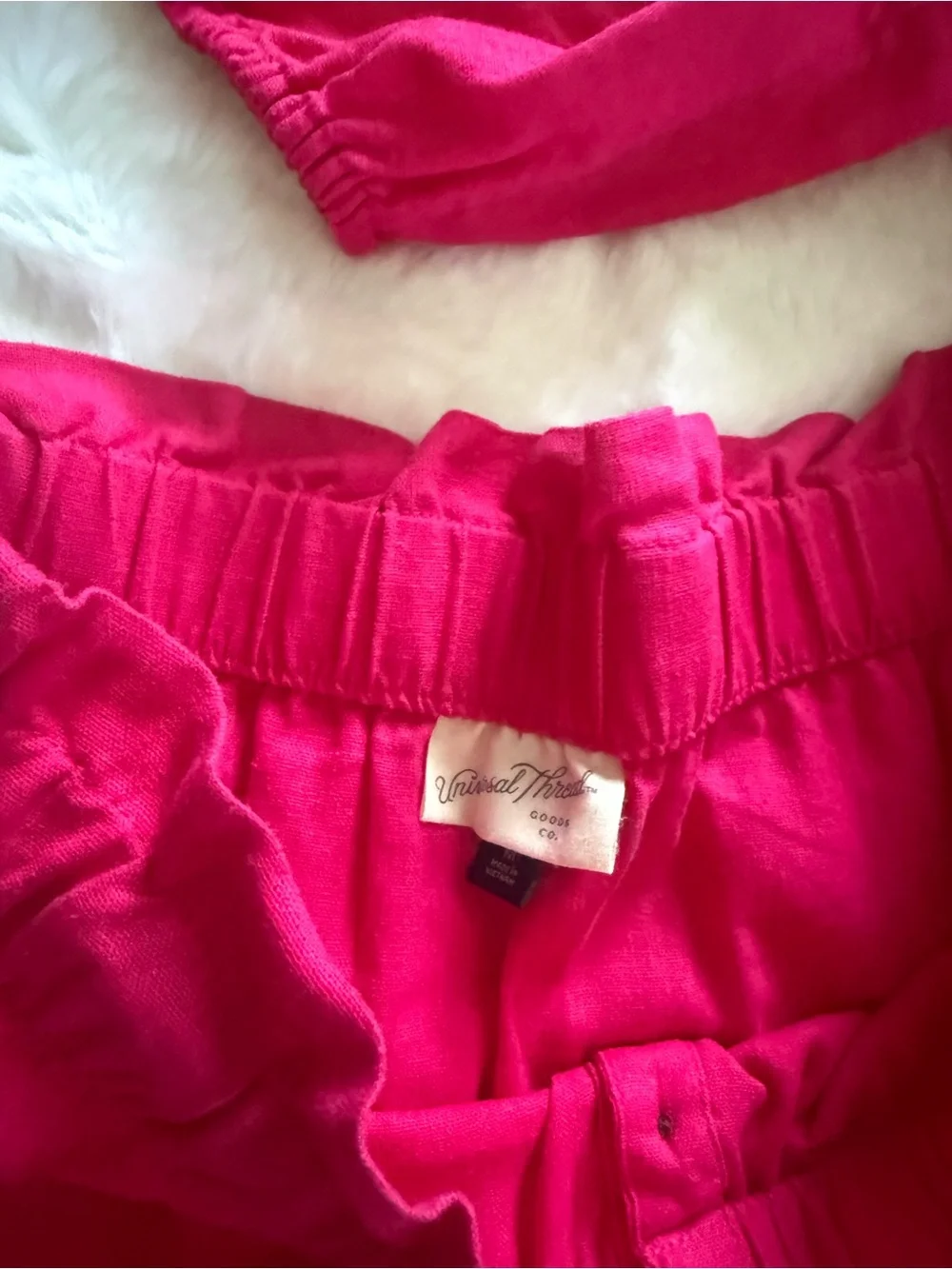 Universal Thread off shoulder