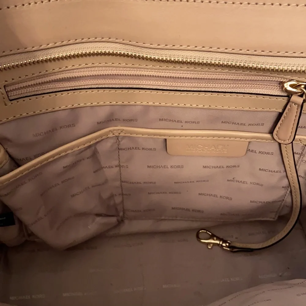 Michael Kors like new